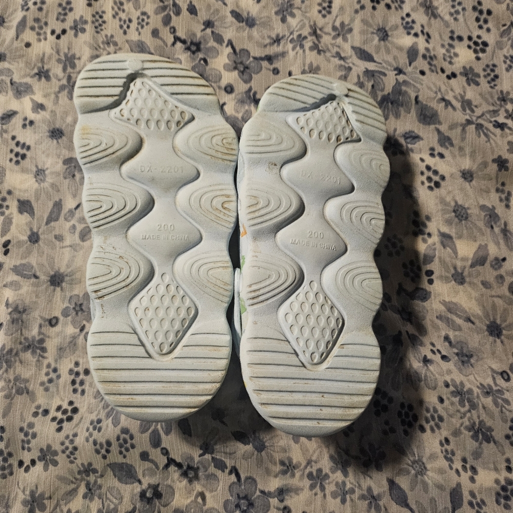 2 pair sandals - Picture 4 of 4